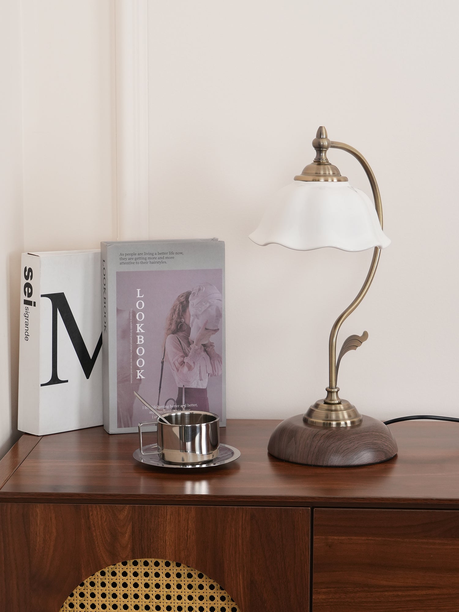 vintage-laiton-table-lamp-anzaz-Walnut Color & Gold-6