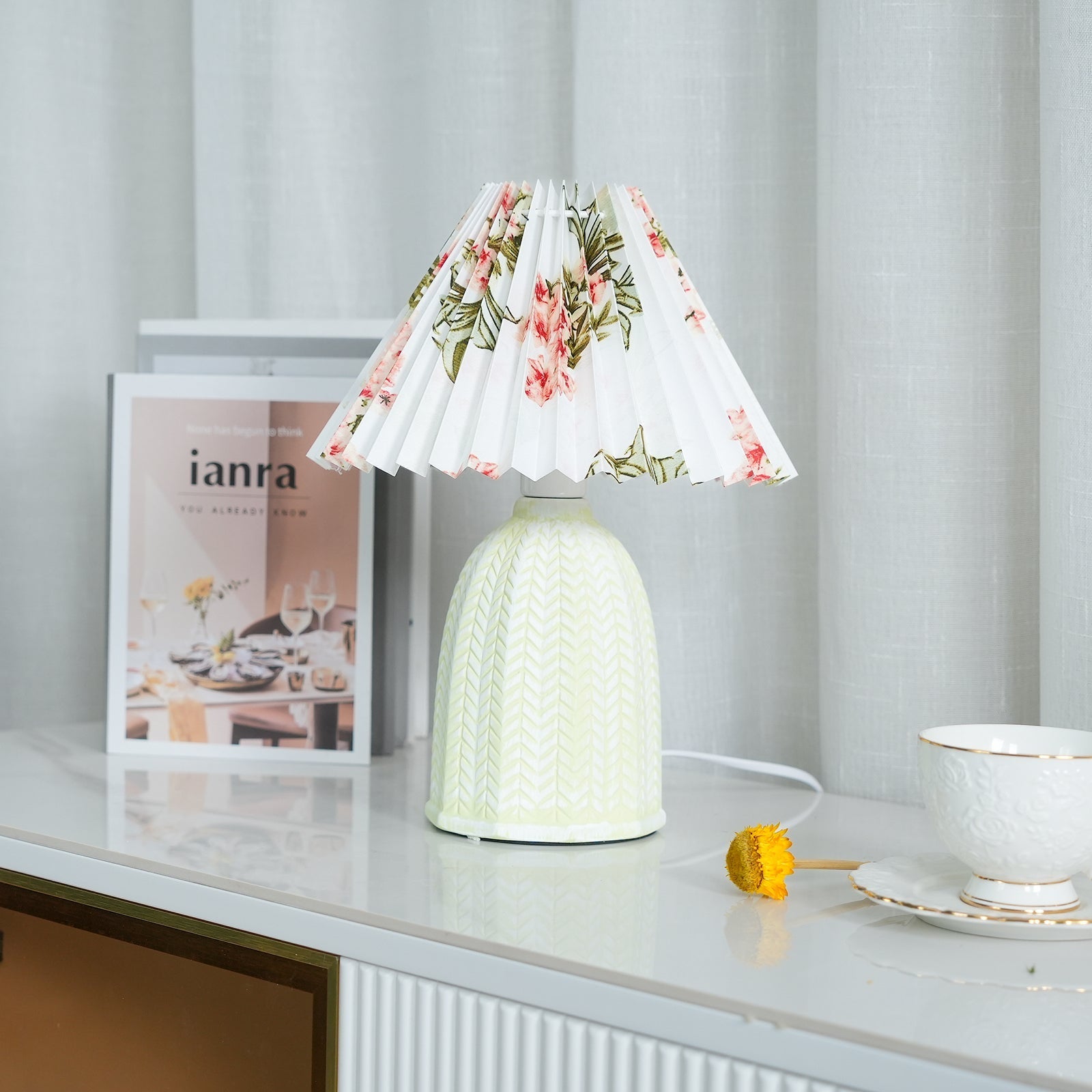 vintage-pleated-table-lamp-anzaz--51
