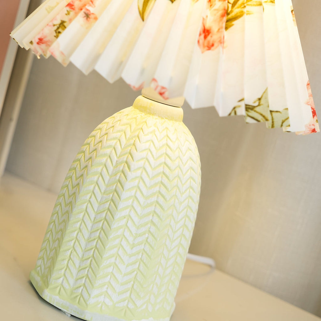 vintage-pleated-table-lamp-anzaz--17