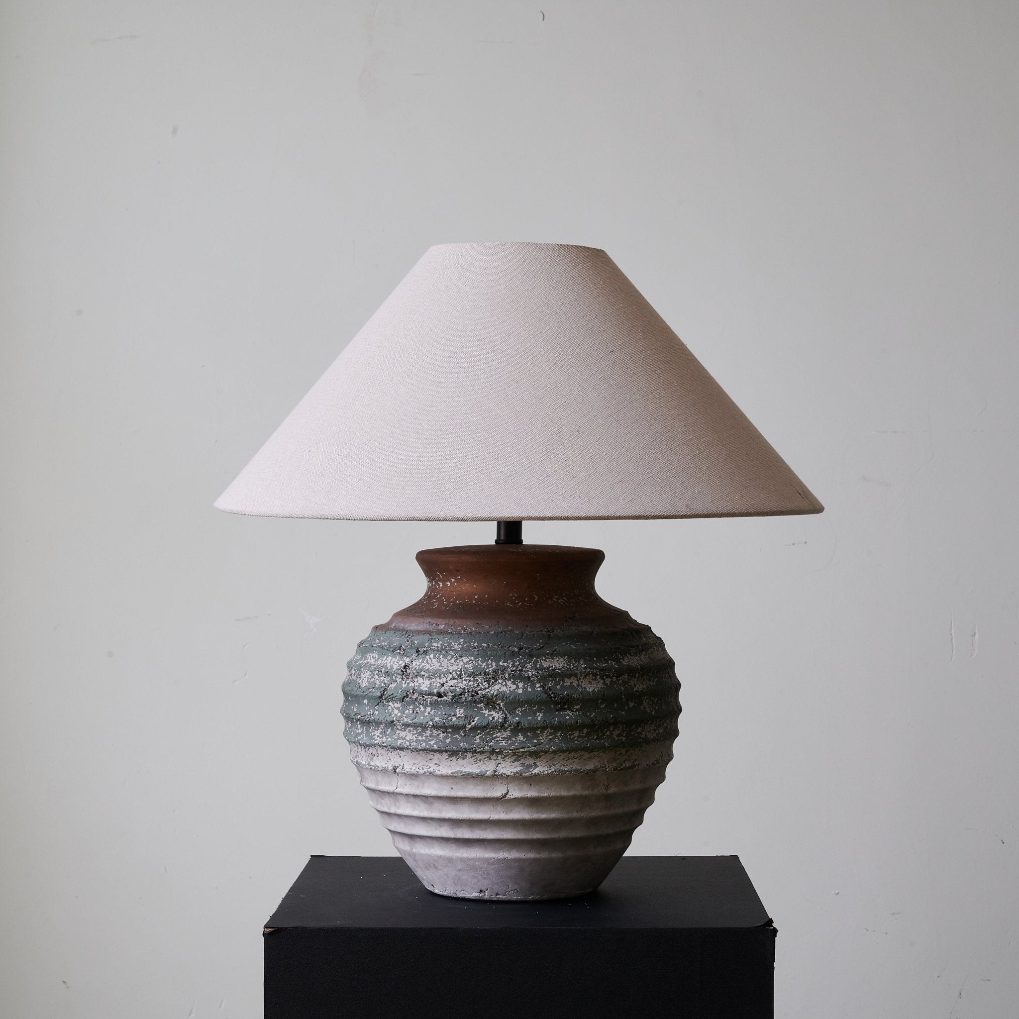 volca-gradient-clay-table-lamp-anzaz--7
