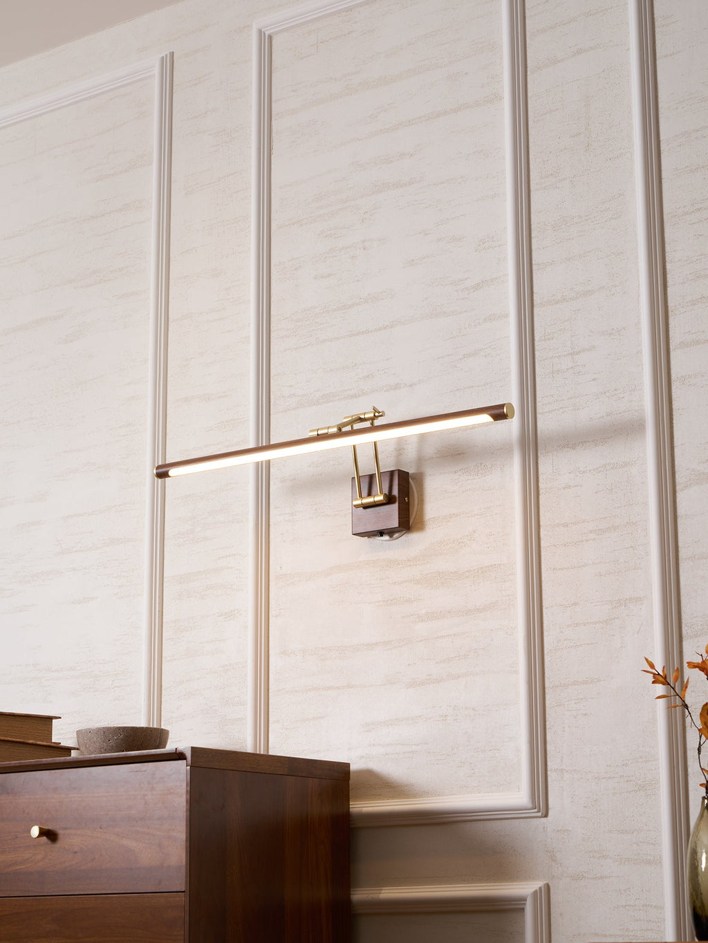 walnut-linear-adjustable-wall-light-anzaz--31