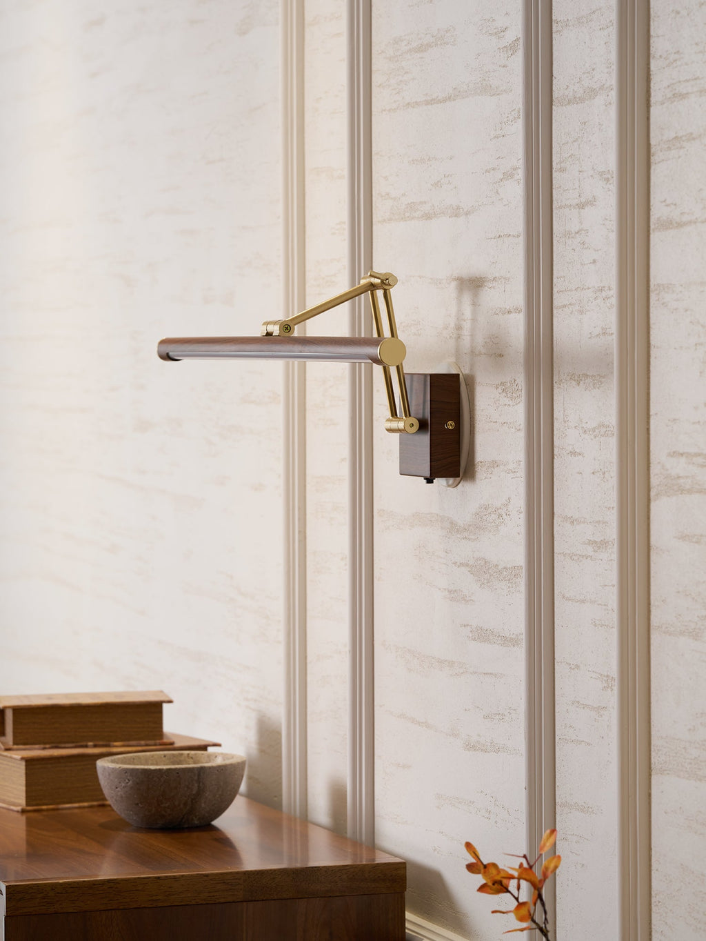 walnut-linear-adjustable-wall-light-anzaz--29