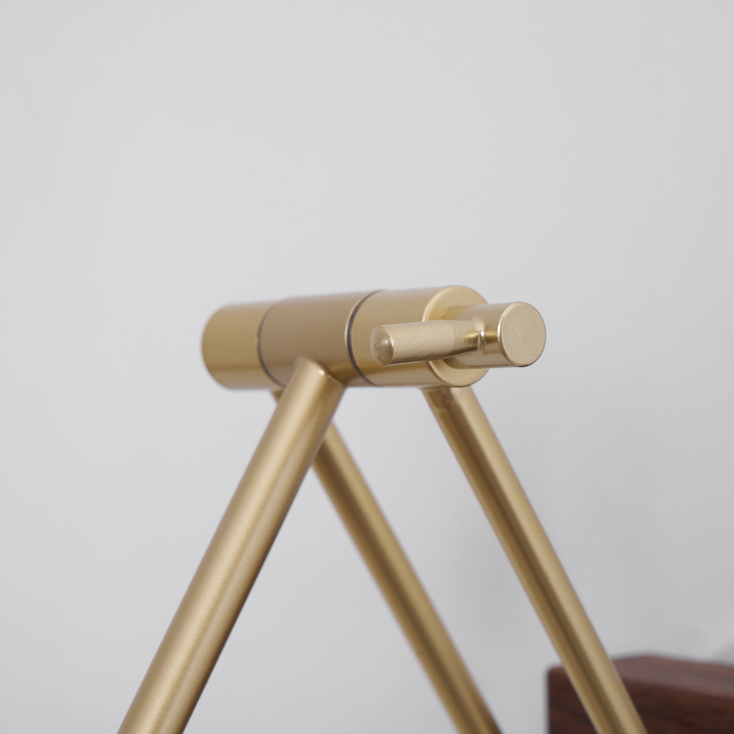 walnut-linear-adjustable-wall-light-anzaz--36