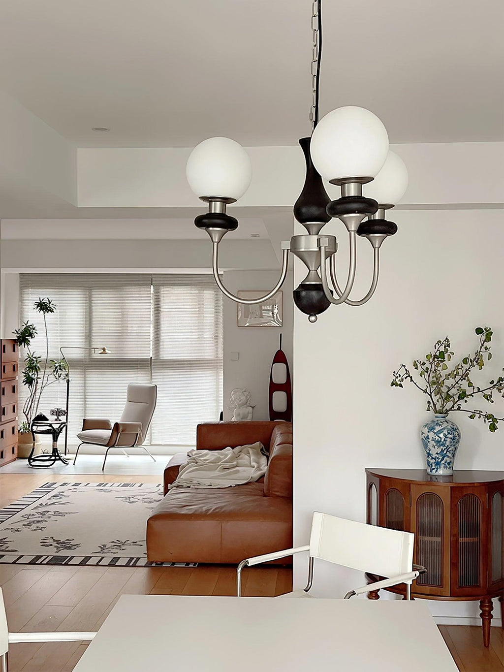 retro-monique-chandelier-anzaz--8