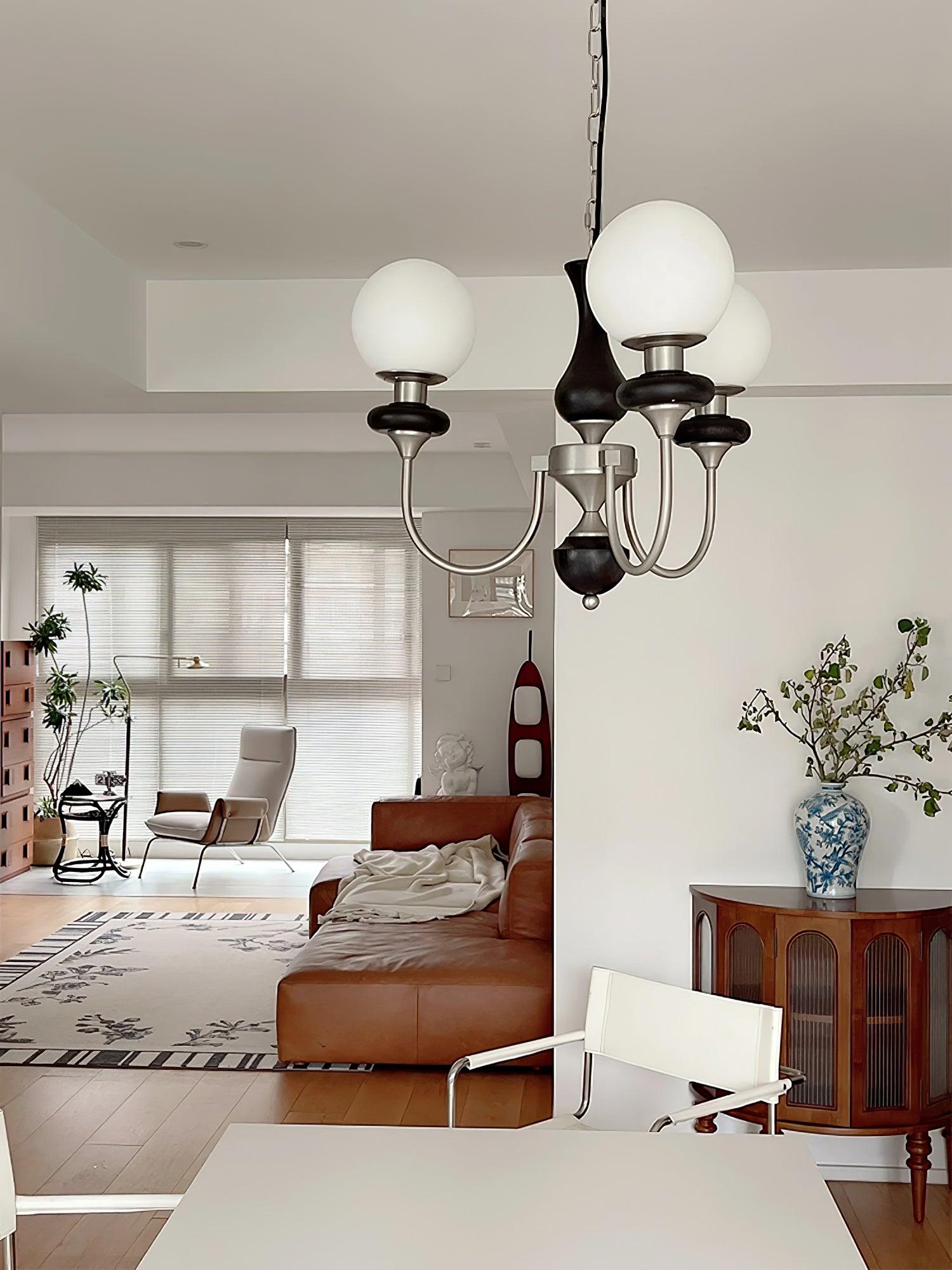retro-monique-chandelier-anzaz--8