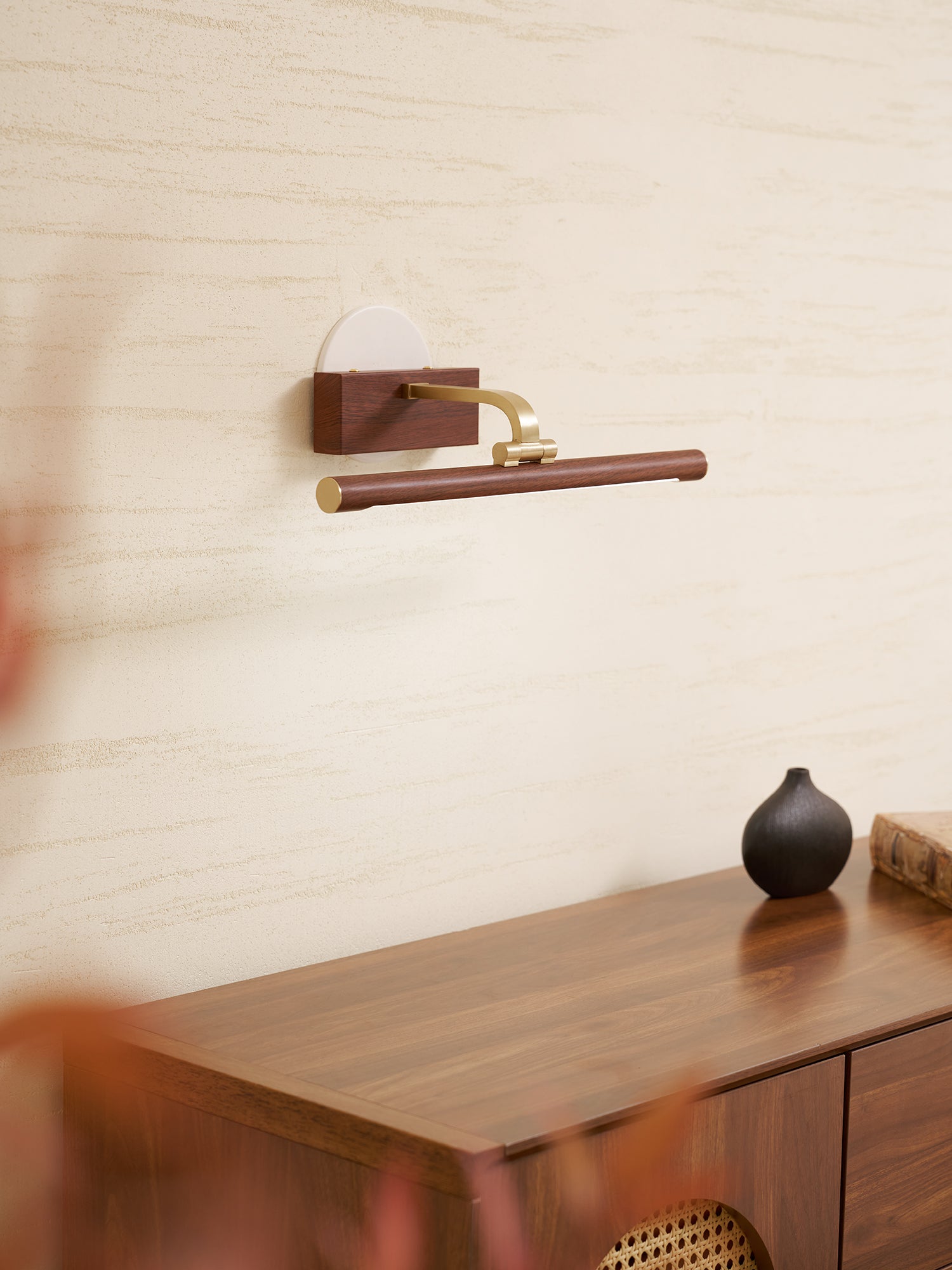 walnut-linear-led-wall-light-anzaz--41