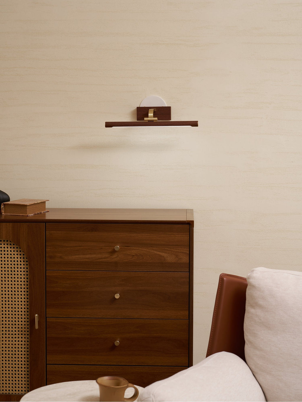 walnut-linear-led-wall-light-anzaz--40
