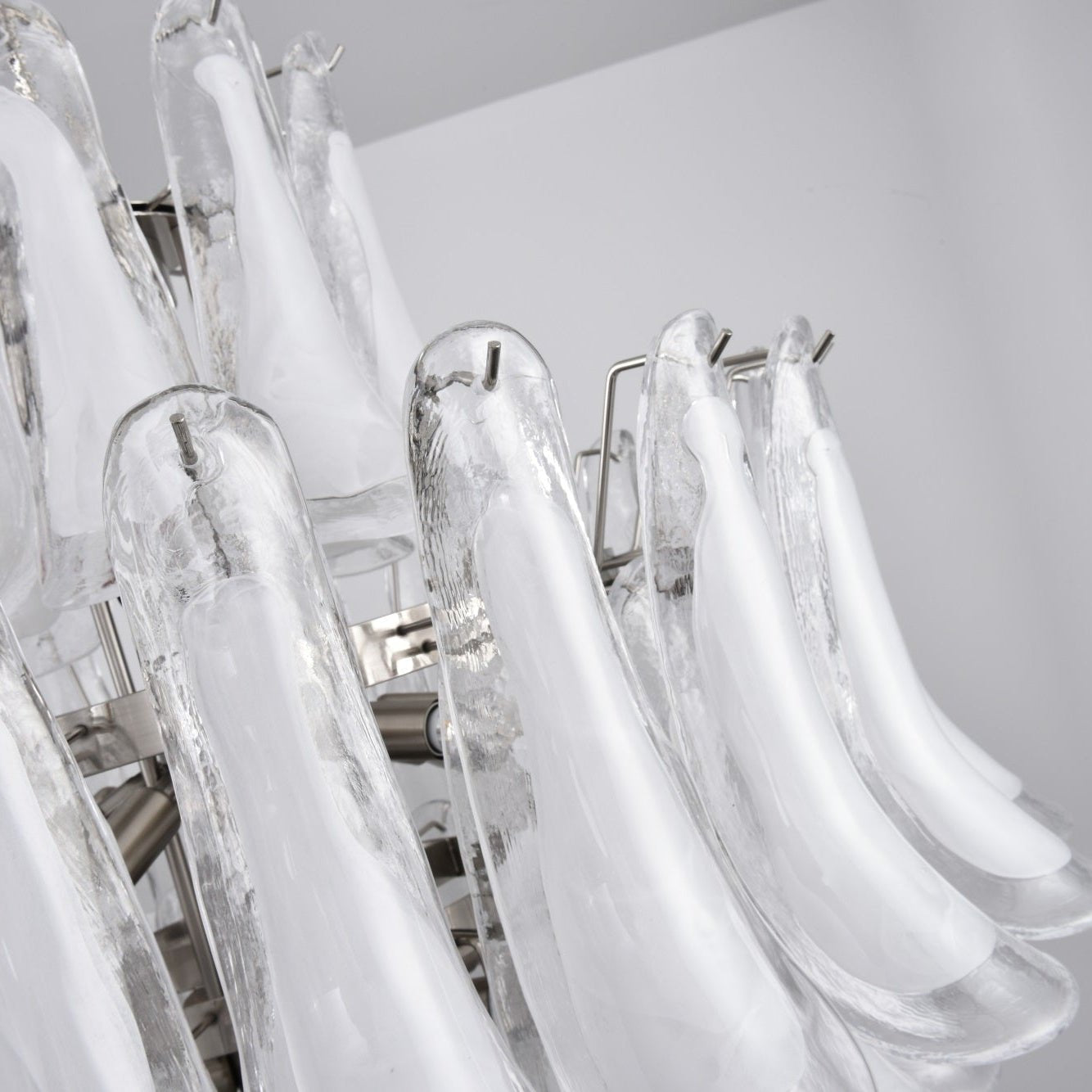 white-cloud-glass-petals-chandelier-anzaz--18