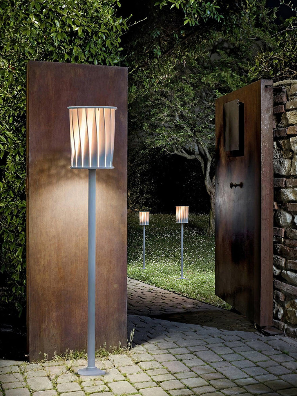 white-column-outdoor-light-anzaz--25
