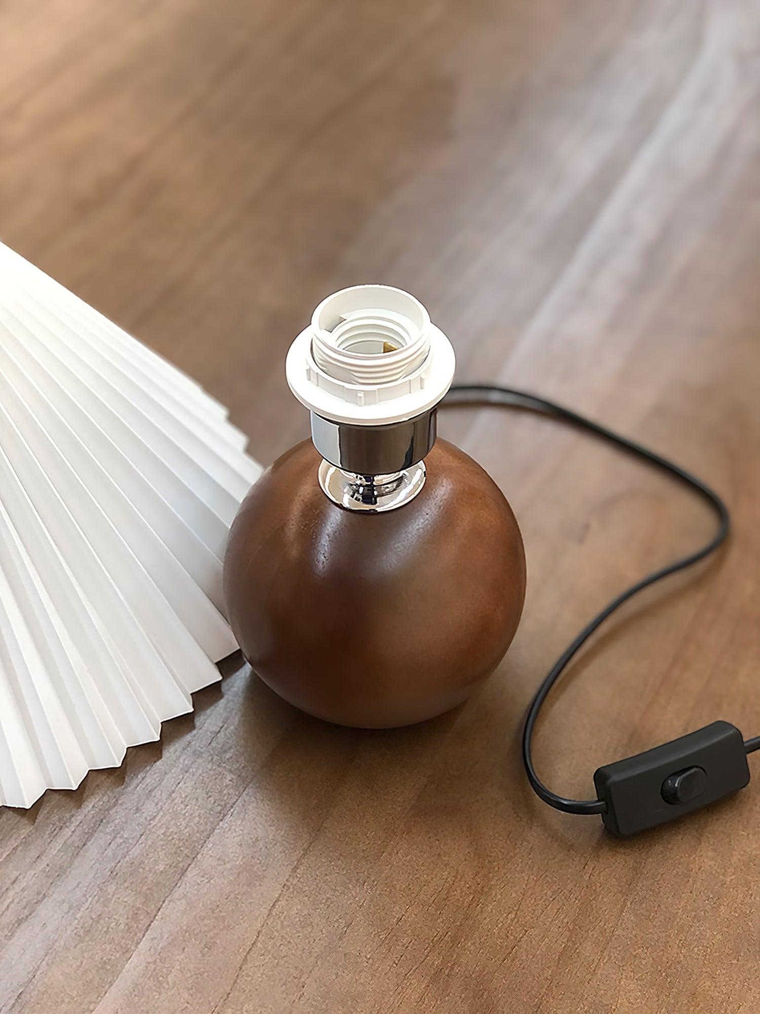 wooden-pleated-table-lamp-anzaz--28