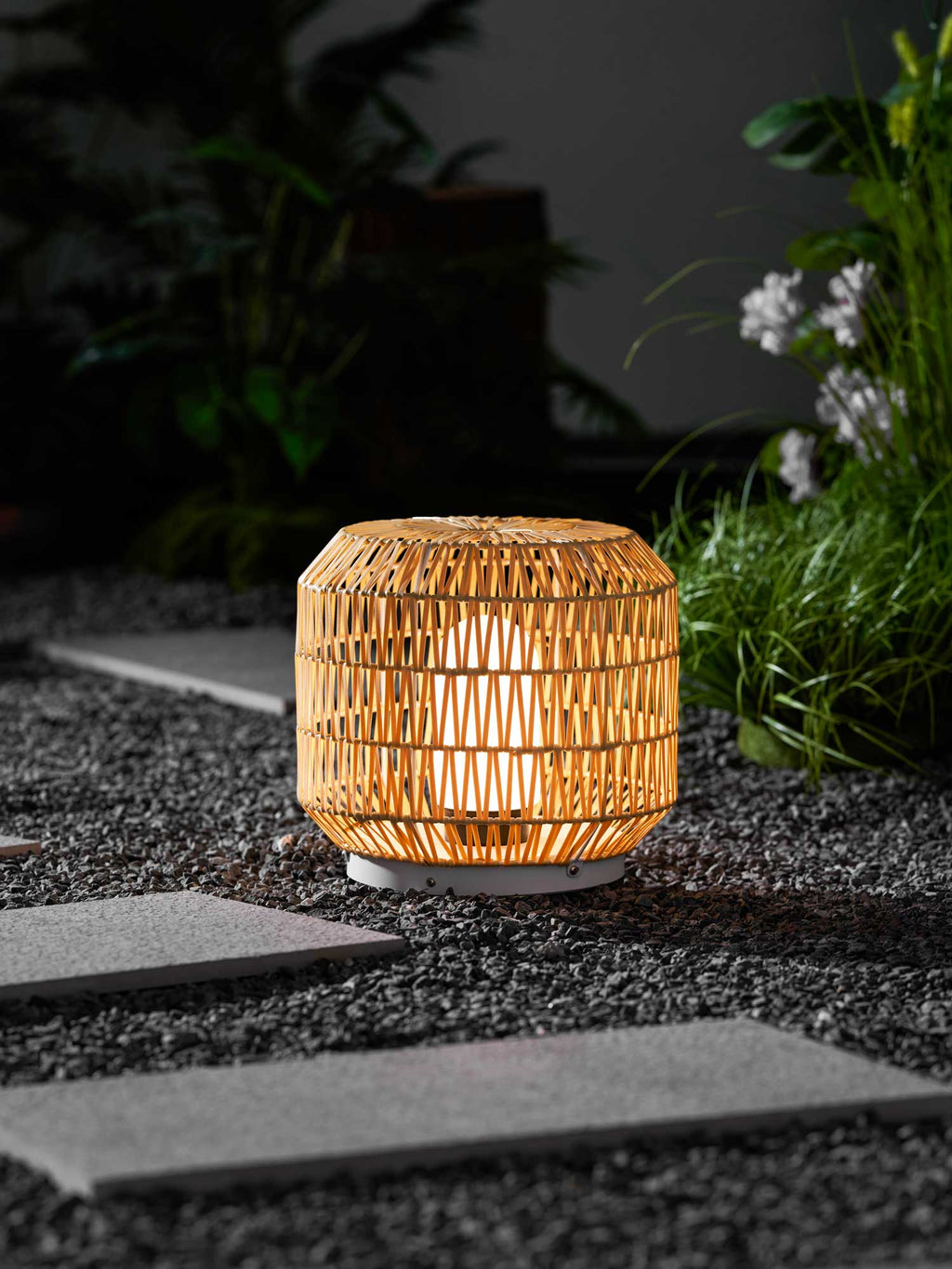 woven-rattan-outdoor-lamp-anzaz--57