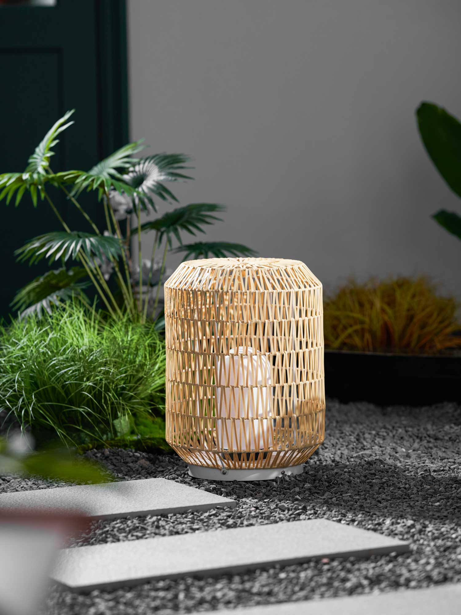woven-rattan-outdoor-lamp-anzaz--64
