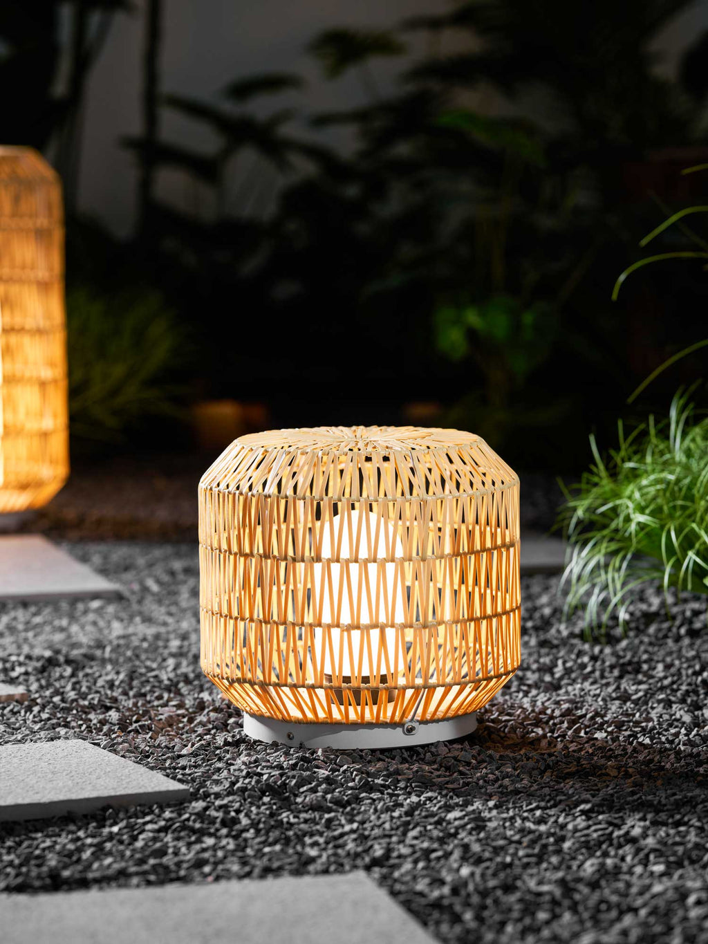 woven-rattan-outdoor-lamp-anzaz--41
