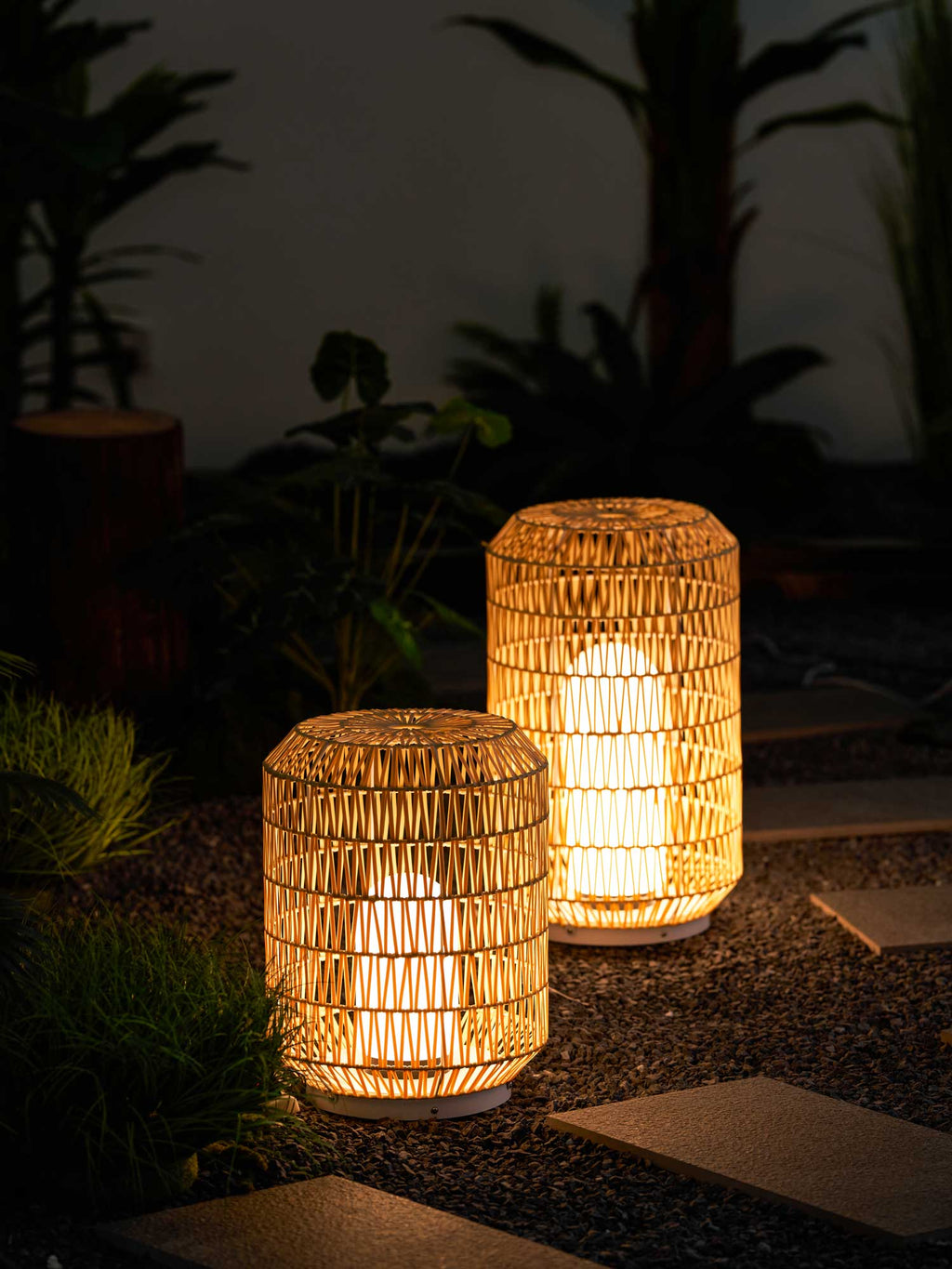 woven-rattan-outdoor-lamp-anzaz--54