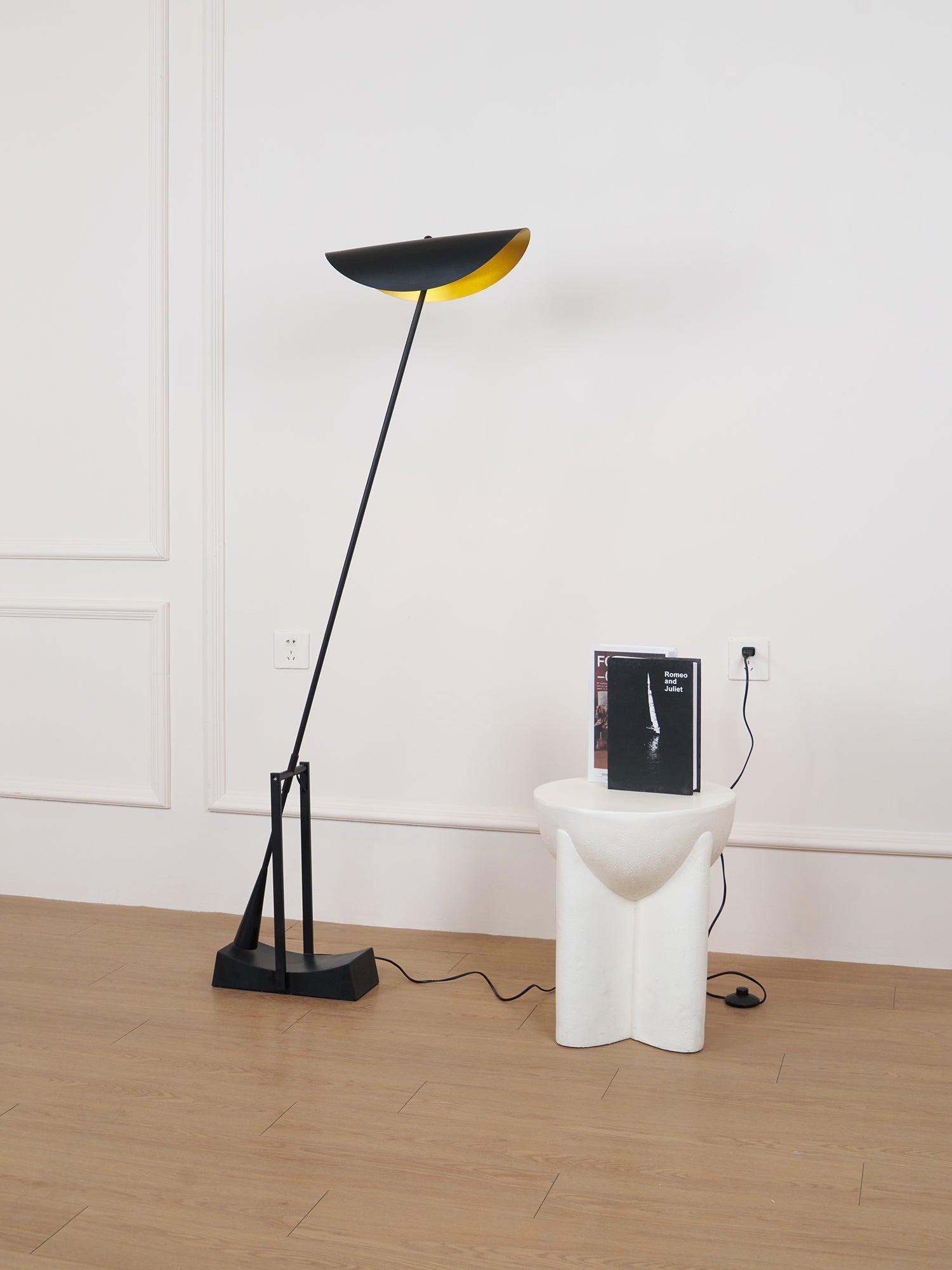 yiu-x-floor-lamp-anzaz--5