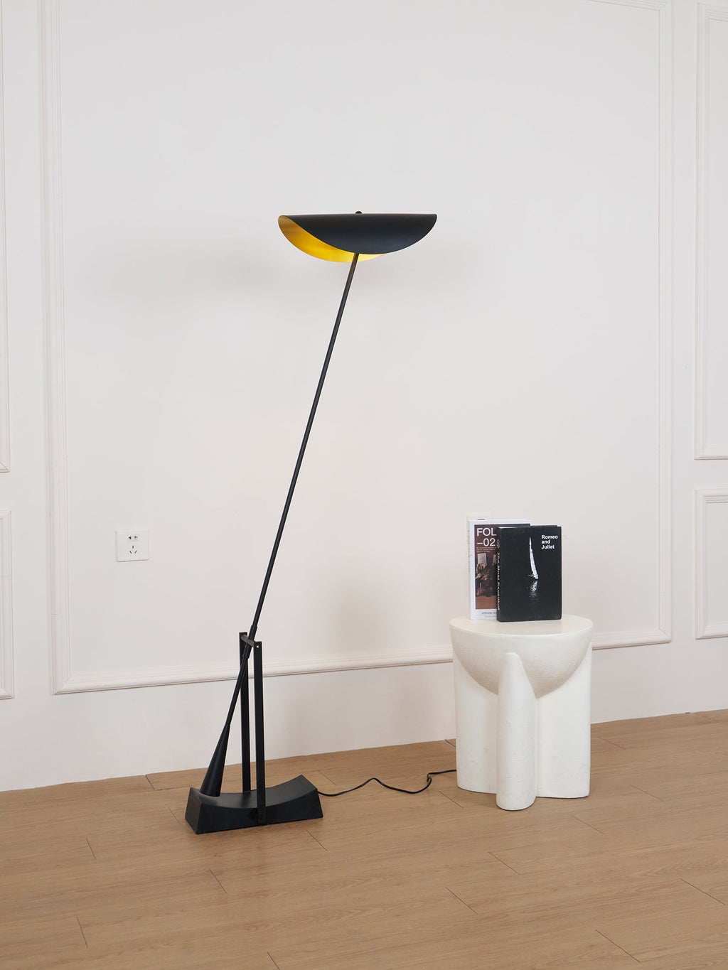 yiu-x-floor-lamp-anzaz--4
