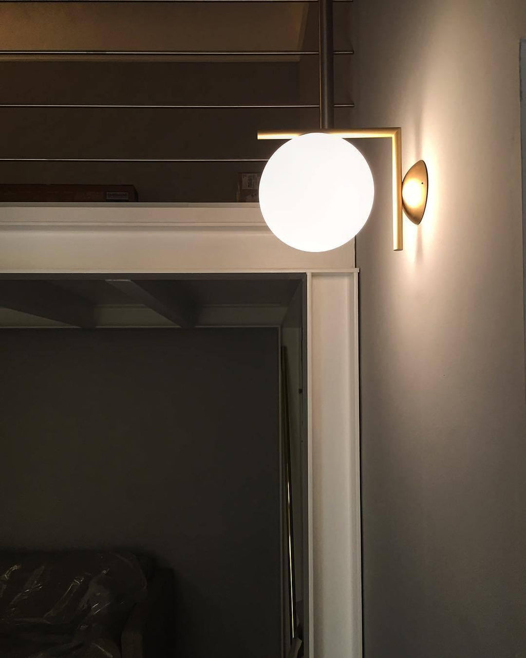blown-glass-opal-glass-wall-lamp-anzaz--13