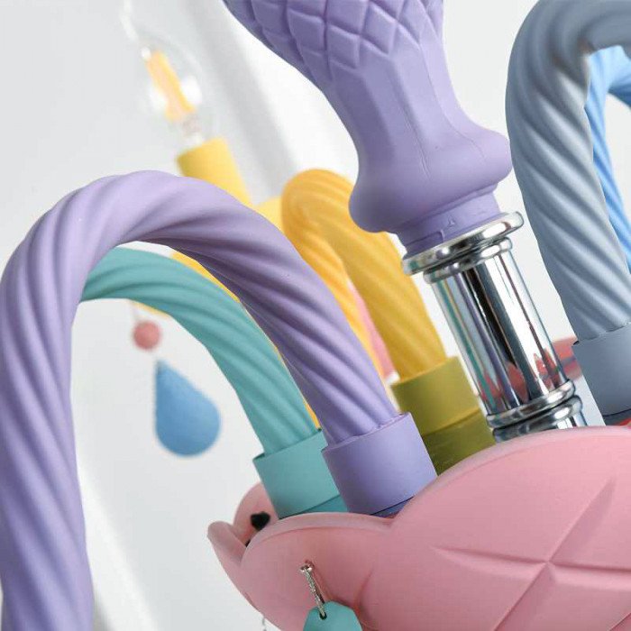 Candelabru curcubeu pentru camera copiilor