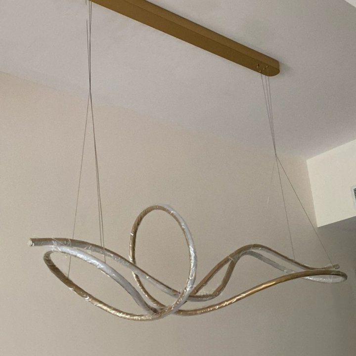 Lampă suspendată WAVE pentru hol