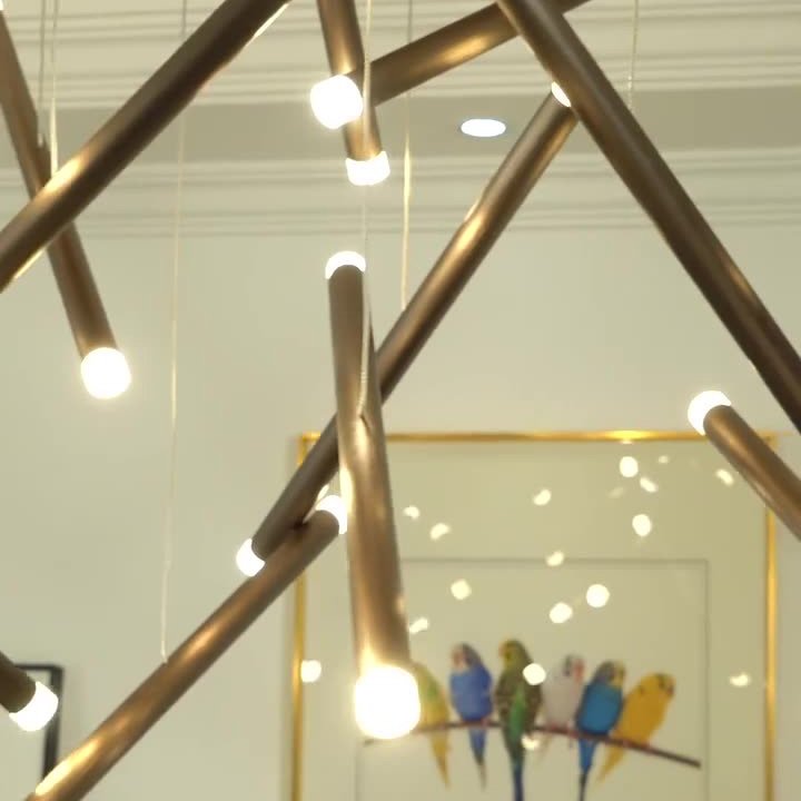 Lampă suspendată GRAVITA cu 7 becuri LED, roz