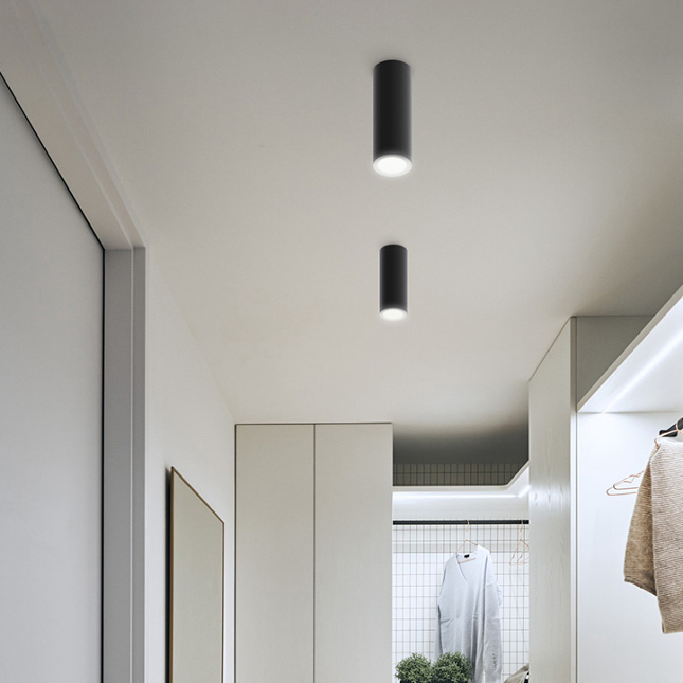 Spotlight LINE Mărime XL. Culoare negru.