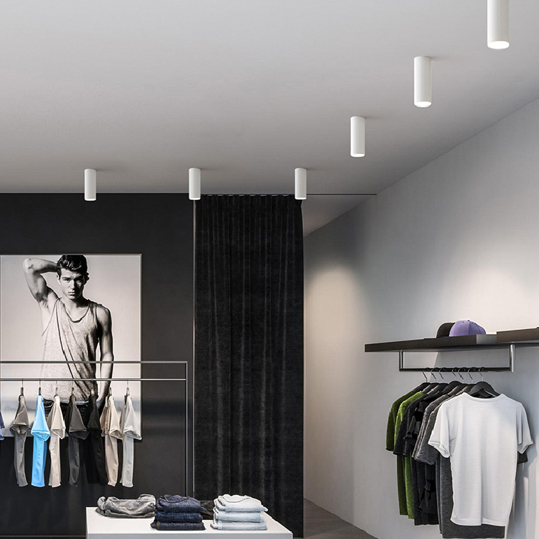 Spotlight LINE Mărime XL. Culoare negru.