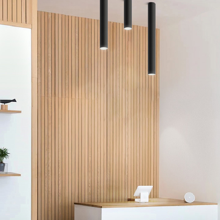 Spotlight LINE Mărime XL. Culoare negru.