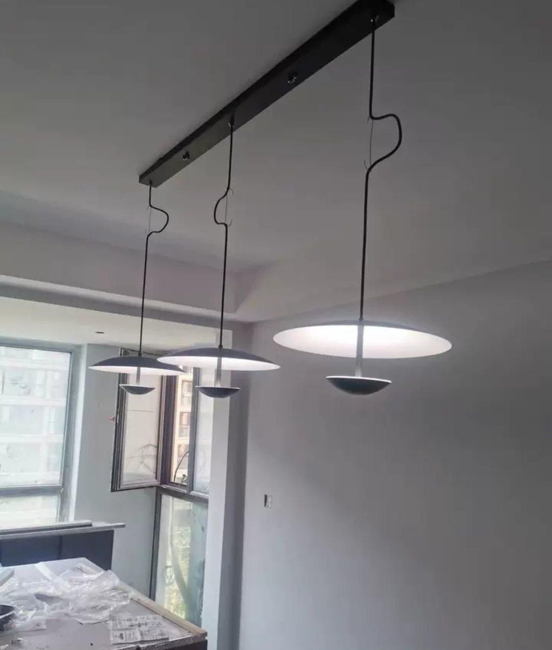 Lampă suspendată neagră PLATE 60cm