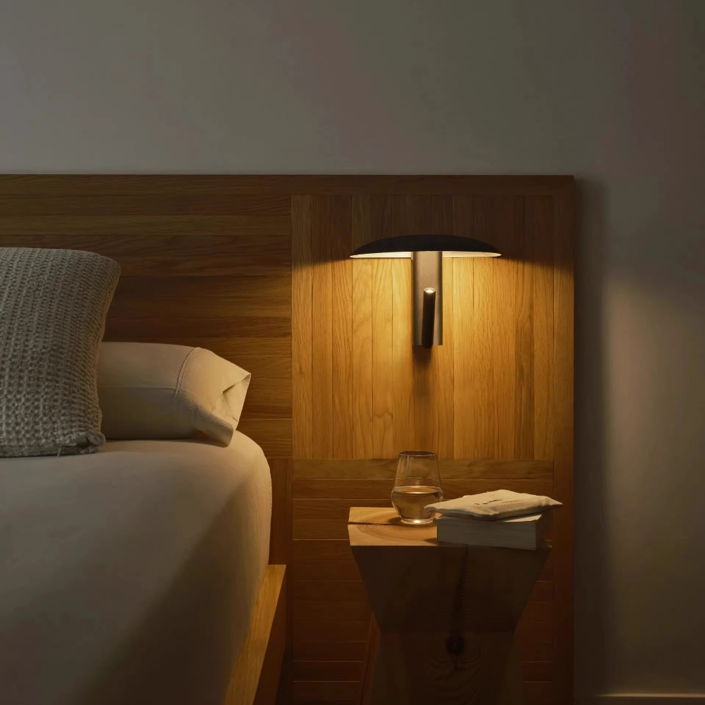 Lampă de perete Flicker Forge, neagră