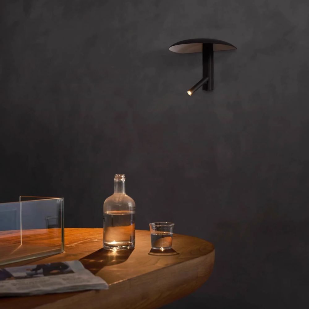 Lampă de perete Flicker Forge, neagră