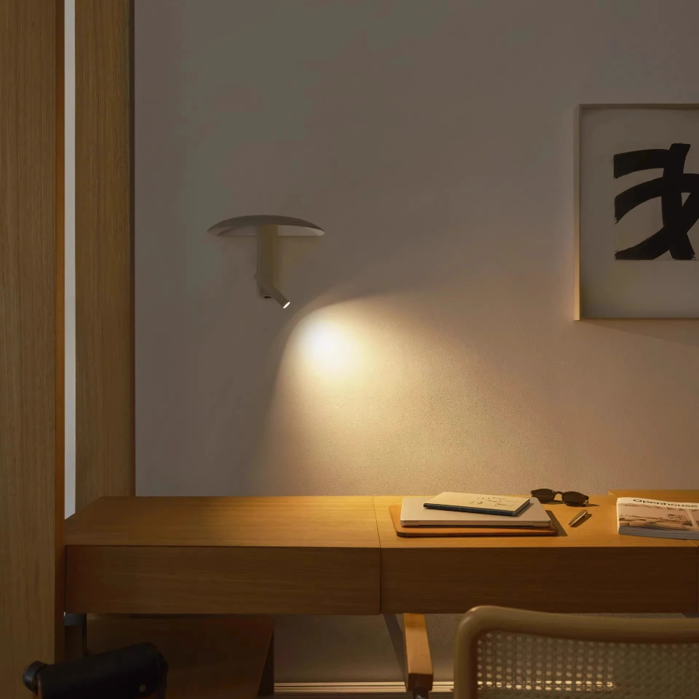 Lampă de perete Flicker Forge, neagră